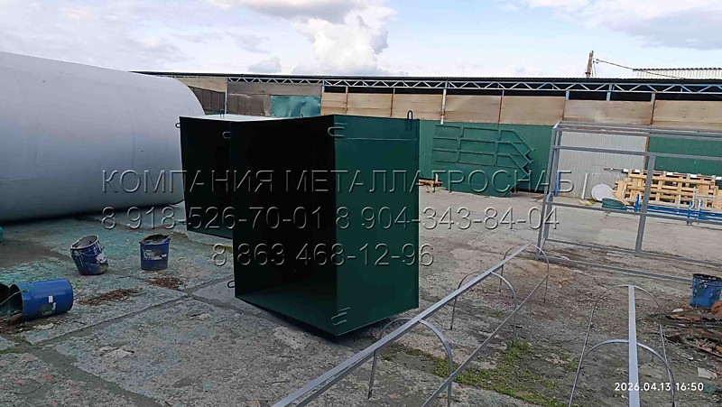 Ящик металлический пожарный.